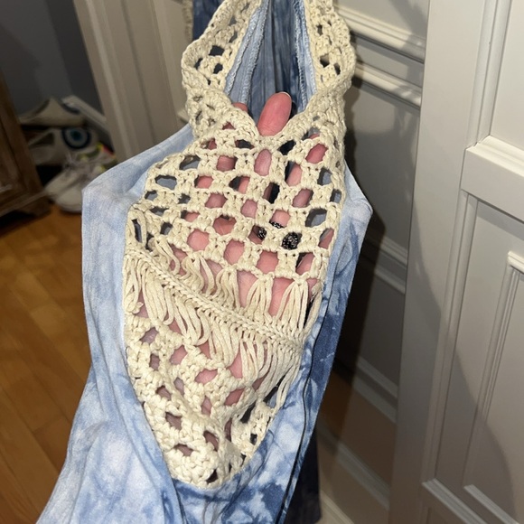 Women’s SZ LARGE UMGEE long sleeve cold shoulder top with crochet detail - Picture 6 of 8